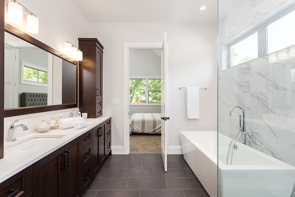 Bathroom Remodel Contractors Get The, How Much Does It Cost To Remodel Bathtub